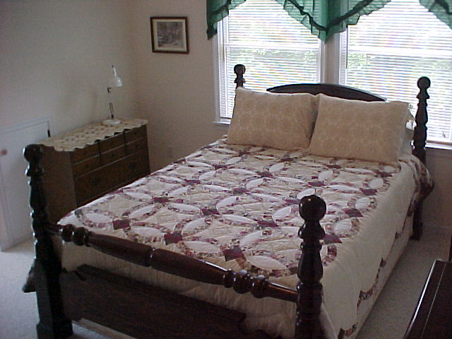Master bedroom..Queen size bed.